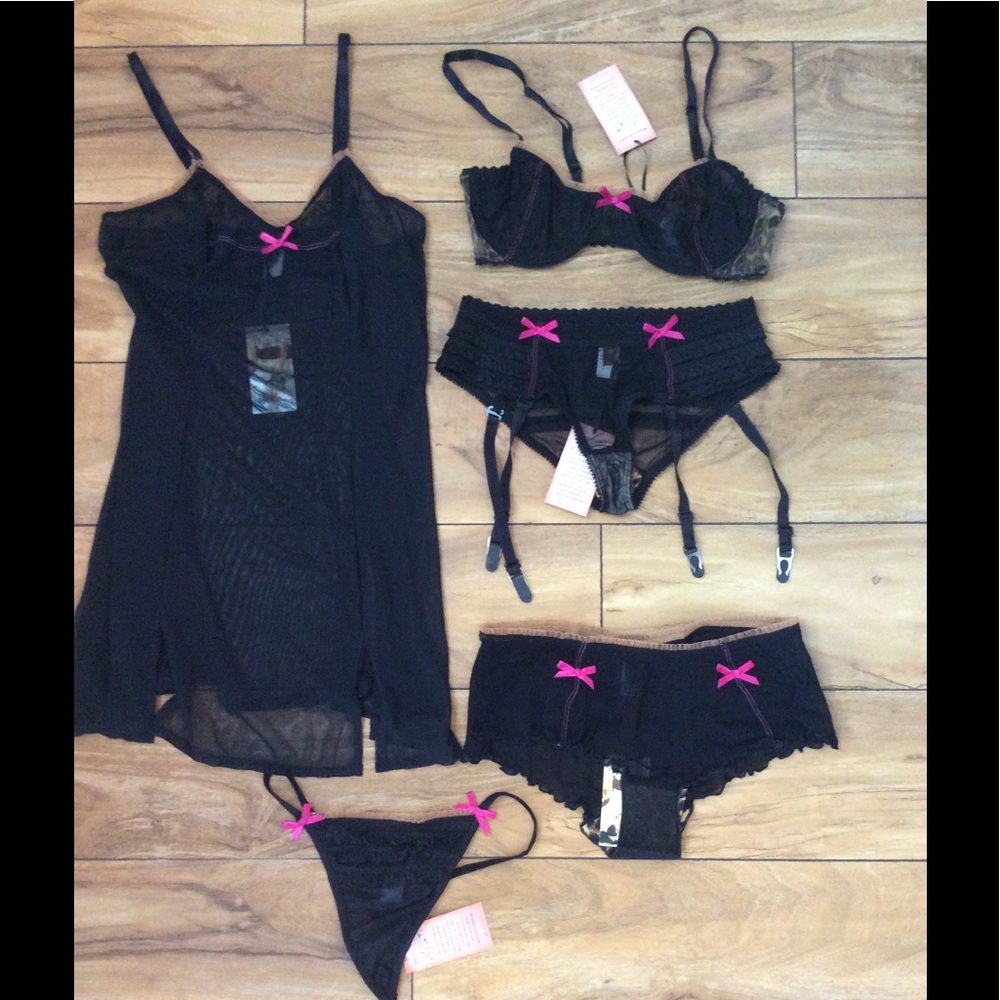 NWT Lucy B Black Garterkini Belt/Ruffle Panties